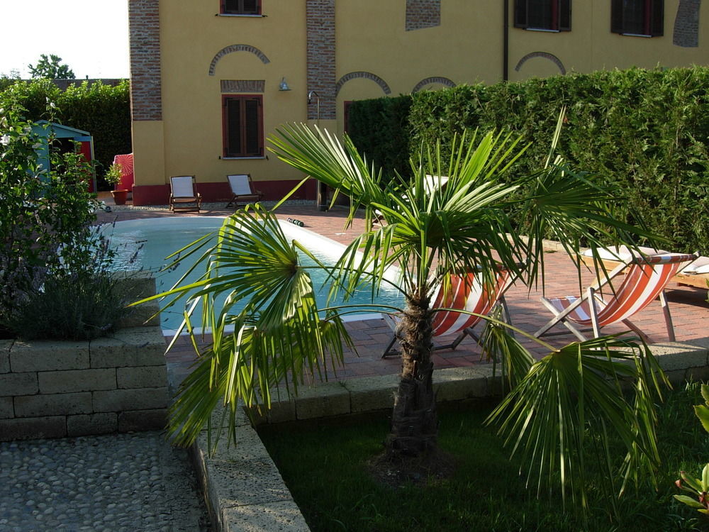 白杨和渊源住宿加早餐旅馆 Castello d'Agogna 外观 照片